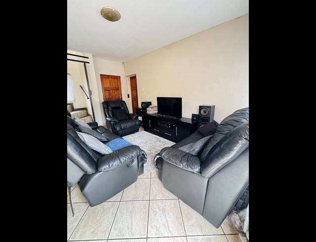 3 BEDROOM FREESTANDING FOR SALE IN BEN FLEUR